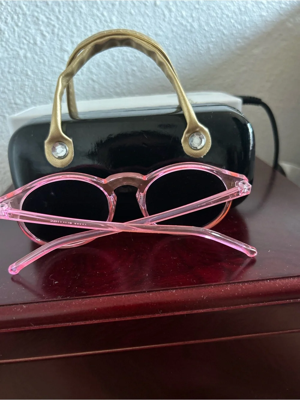 Pink Kids Sunglasses with #ITGIRL Case